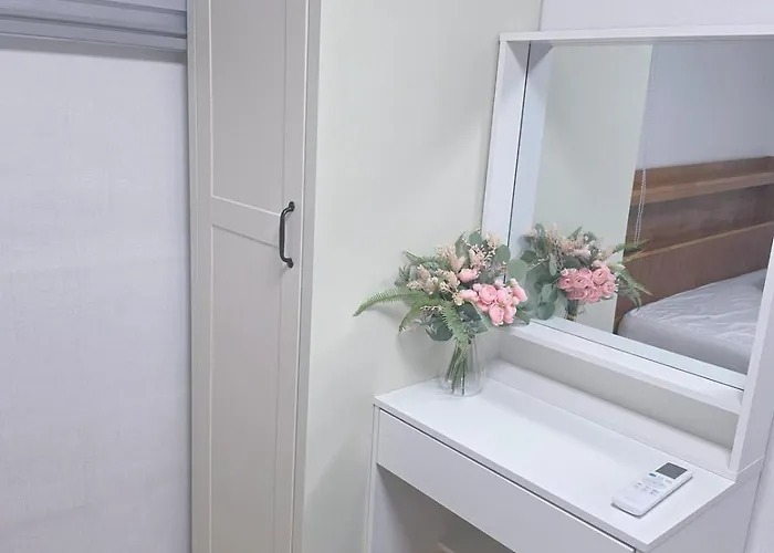 House, A 10-minute Walk From Sangil Station Villa