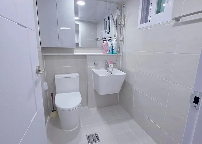 House, A 10-minute Walk From Sangil Station * Seul